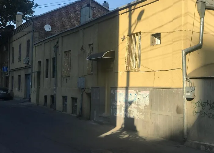 Wine Garage Apartment